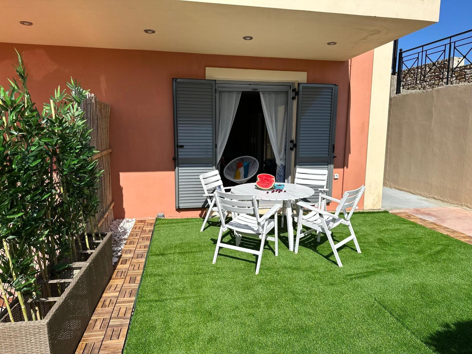 Lotus Studio Apartment North ليكسوري المظهر الخارجي الصورة